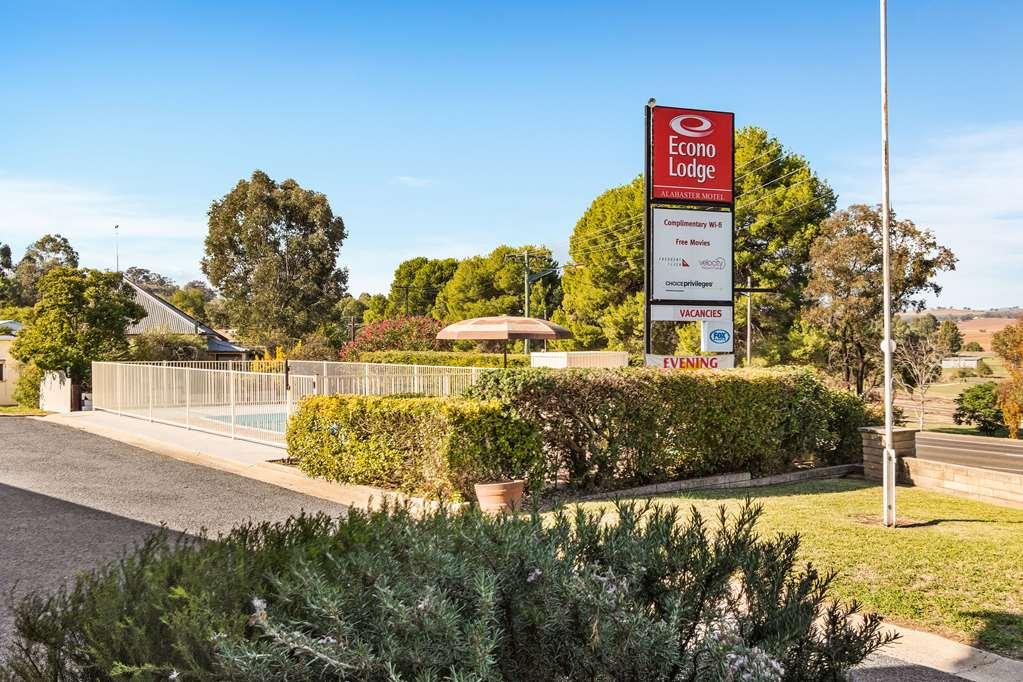 Econo Lodge Alabaster Cowra Buitenkant foto
