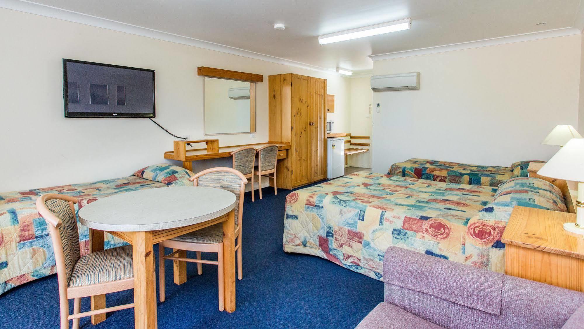 Econo Lodge Alabaster Cowra Buitenkant foto